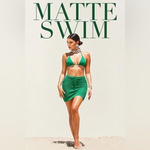 Matte Swim Eryx Cover Up Skirt Emerald
Small
New